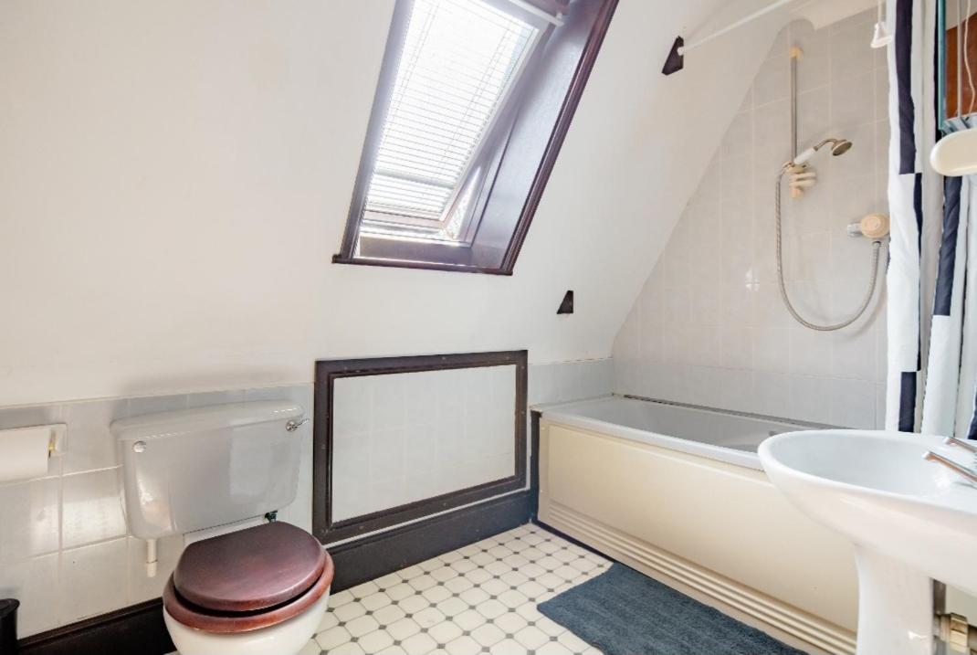 Double Room 2 Mins From Station Belvedere Dış mekan fotoğraf